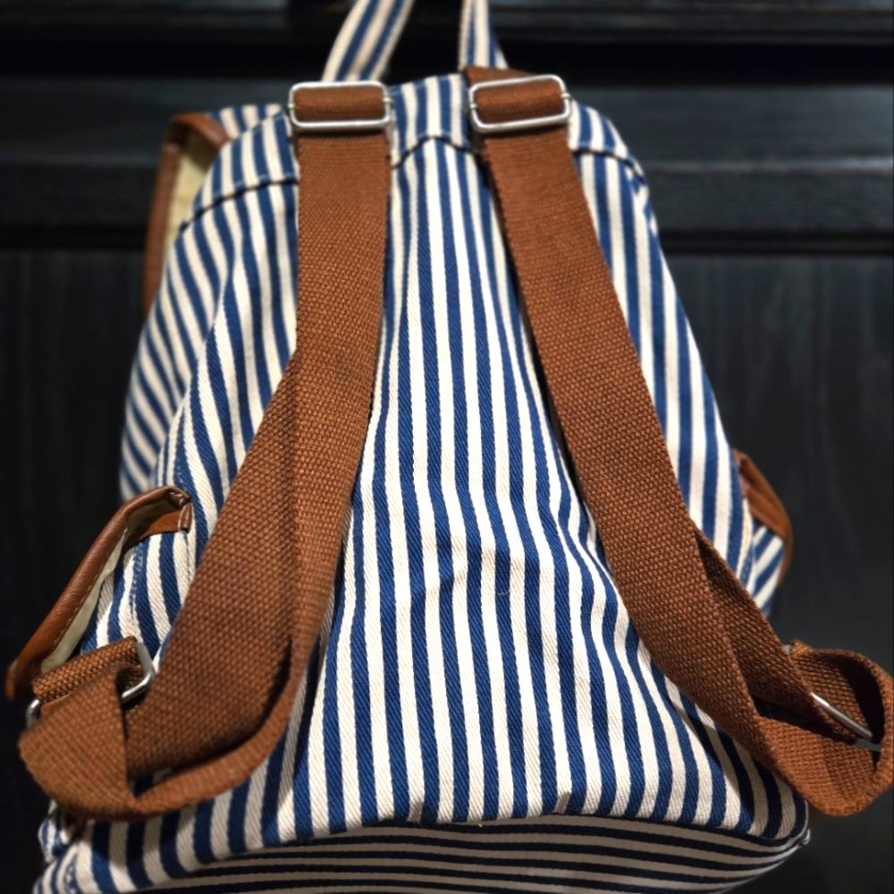 Canvas Back Pack - image 4